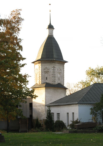 Андронников монастырь - башня ограды
